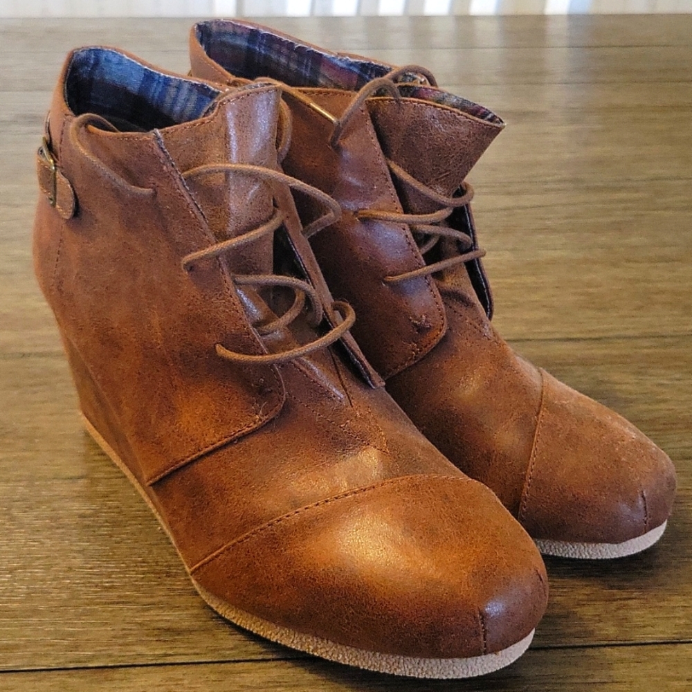 Maurices brown booties. Size 11